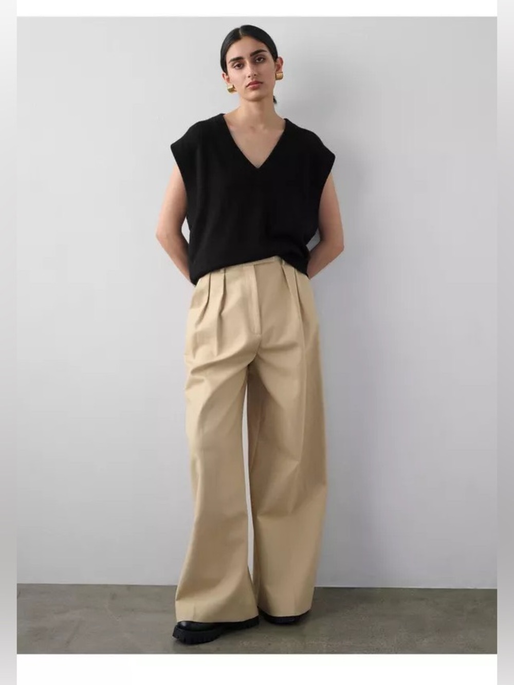 White + Warren Black Cashmere Ribbed Sweater Vest XS | Luxe V-Neck Knit